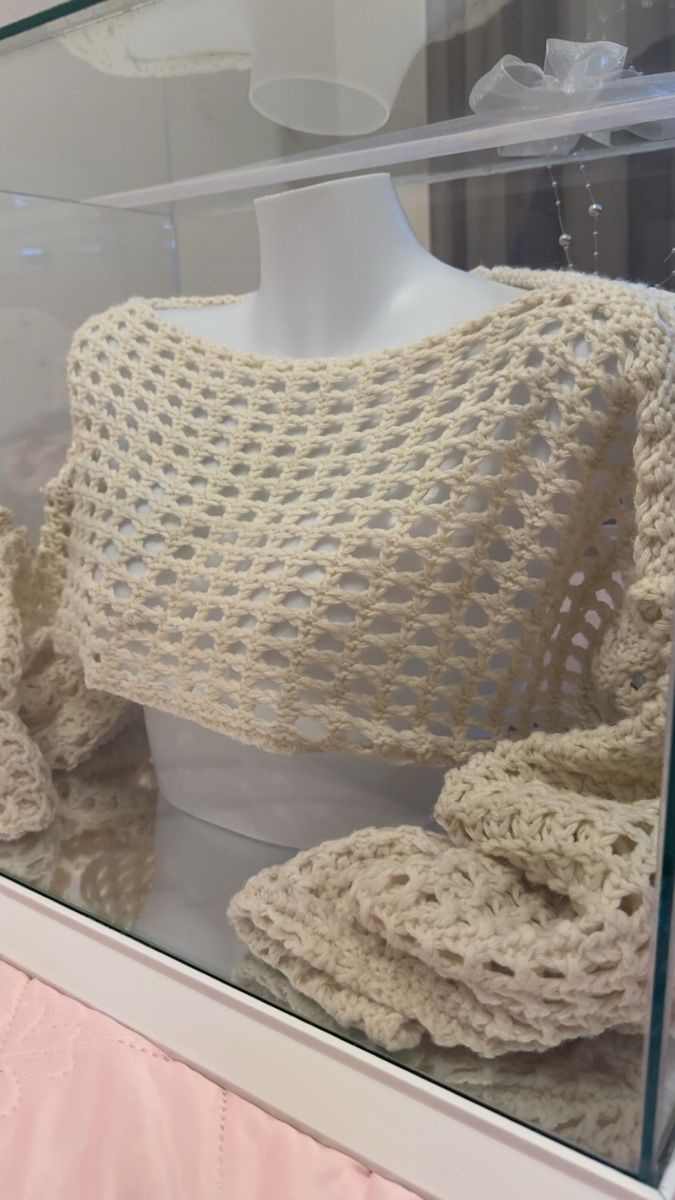 Top: Gehäkelter Pullover Creme Grösse XL – Nuovo (secondo la descrizione) da Buchs AG venduto da era_5wsj 1