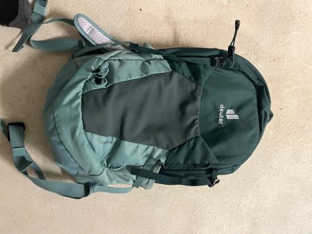 Deuter Futura 21L Wanderrucksack, perfekt für Frühlingsau...