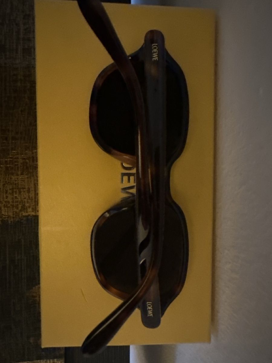 Loewe Occhiali & Lenti: Loewe Sunglasses LW40035I 52J Brown Tortoise Shell – Nuovo (secondo la descrizione) da Zürich venduto da Curated.Chapters 6