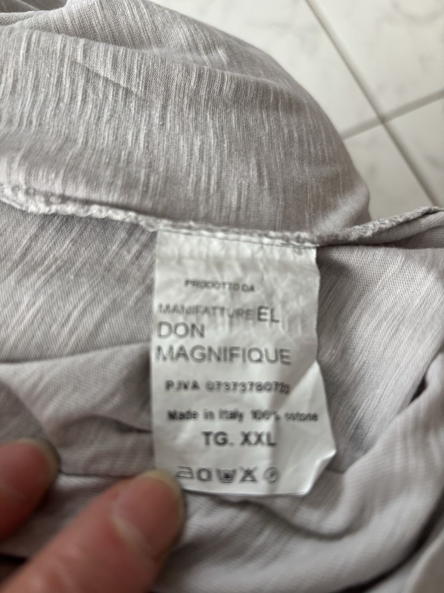 T-shirt: Maglietta  – Nuovo (secondo la descrizione) da Schwyz venduto da Francesca54 3