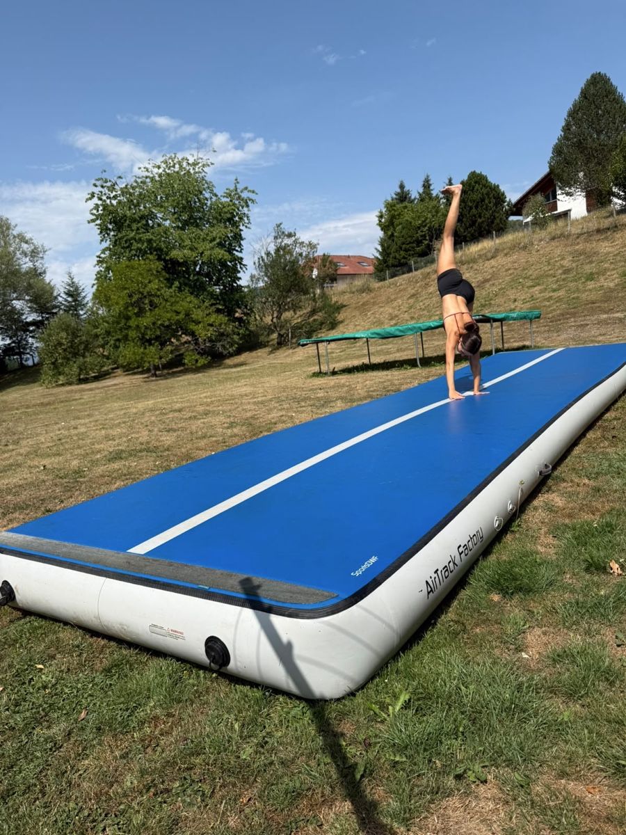 Tapis de jeu: Airtrack 8 x 2m – D'occasion à Court par pet_p95f 2