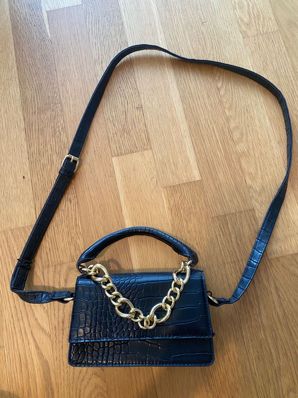 Primark Borse da donna: kleine Handtasche schwarz – Nuovo (secondo la descrizione) da Riedholz venduto da lenibeni03