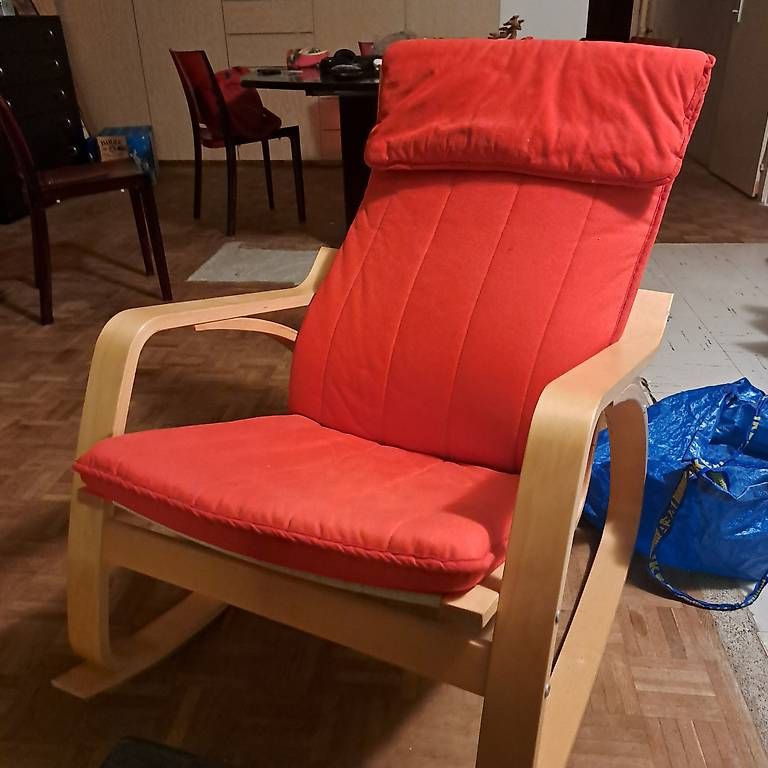 Ikea Poltrone: Chaise à bascule Poang – Usato da Clarens venduto da gto_qlg5