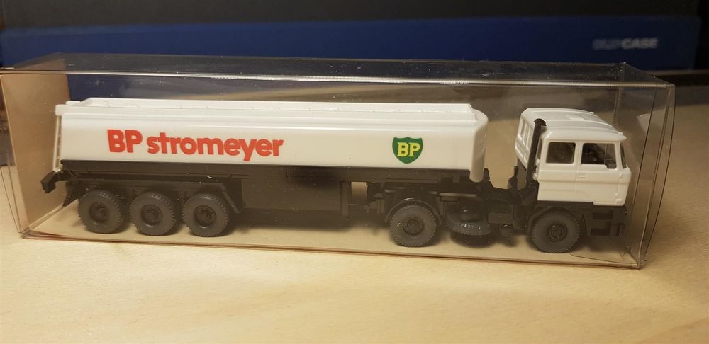 Wiking Tanksattelzug Krupp Spur H0 1:87 - Sammler Modell Blau/schwarz