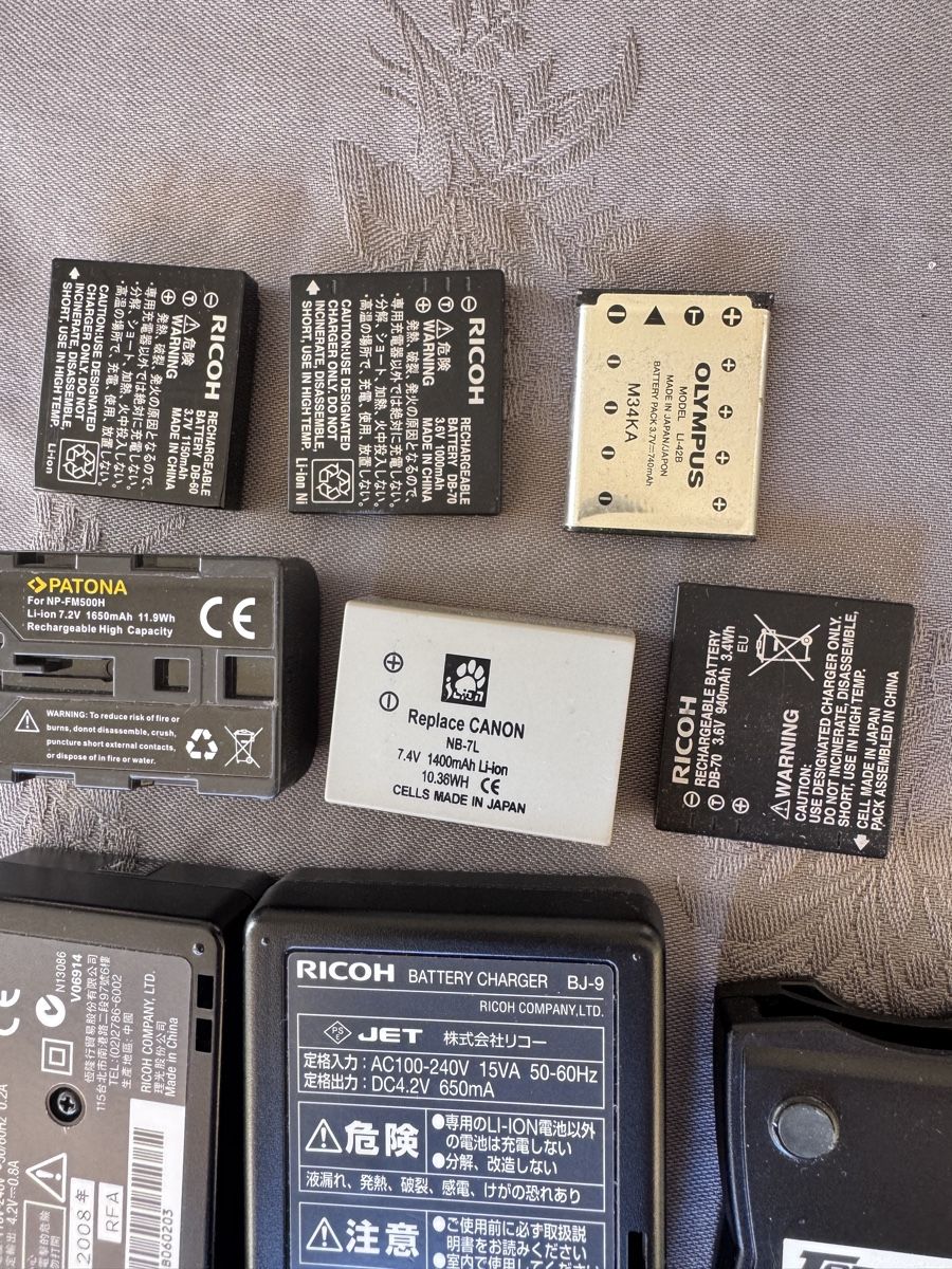 Autres accessoires: Diverse caricatore e batterie da vendere – D'occasion à Viganello par NicodemusRoger 3