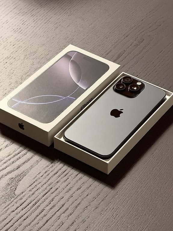 Apple Telefoni cellulari / Smartphones: iPhone 16 Pro Max Schwarz 512GB – Usato da Gränichen venduto da Dagoeri 1