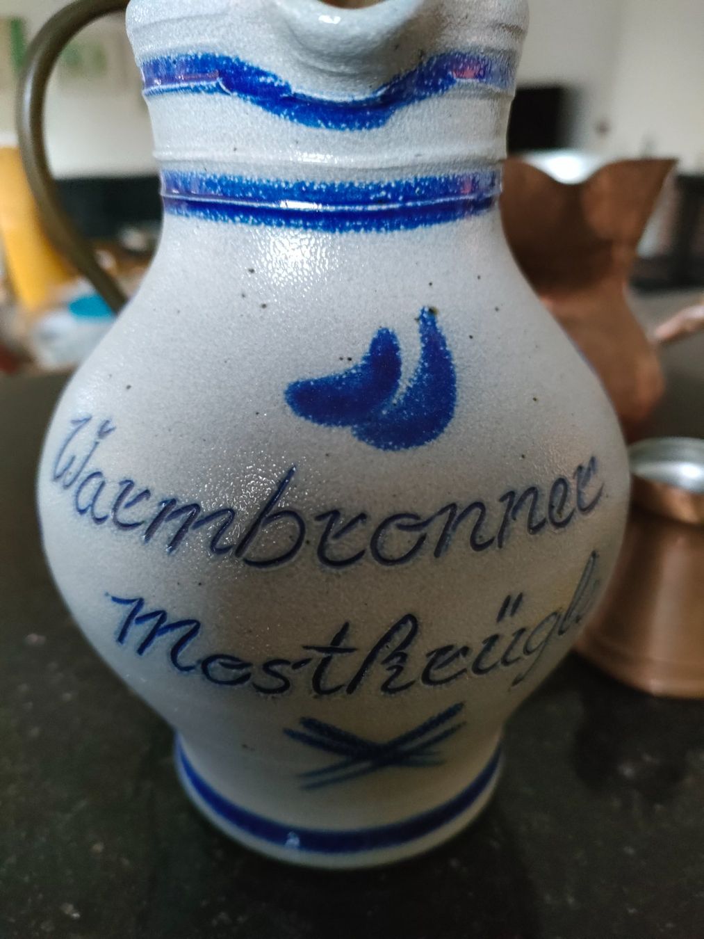 Caraffe: Karaffe Steingut mit Aufschrift Warmbronn – Usato da Brugg AG venduto da Mashaba