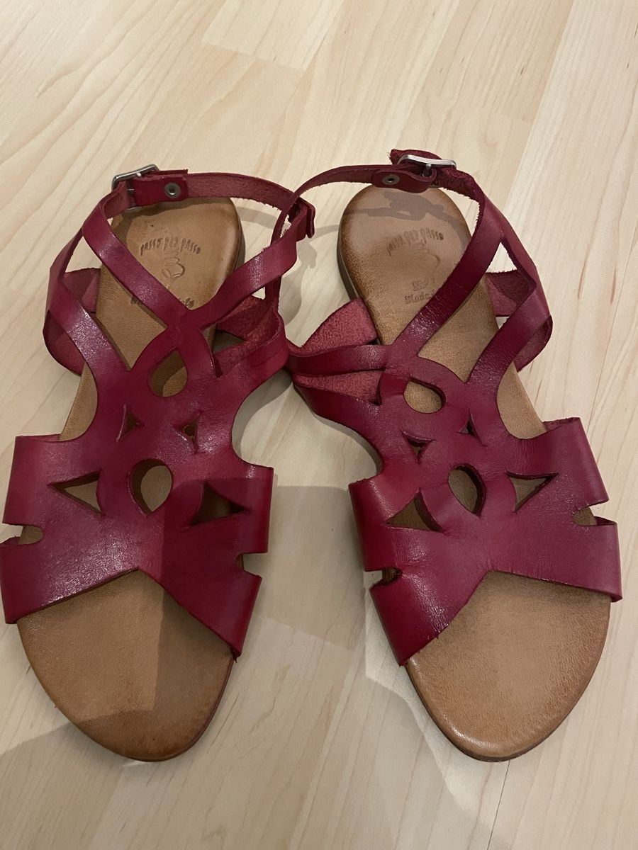 Scarpe da donna: Rote Ledersandalen Gr. 39 Passo per Passo – Usato da Winterthur venduto da Fabelhaft123