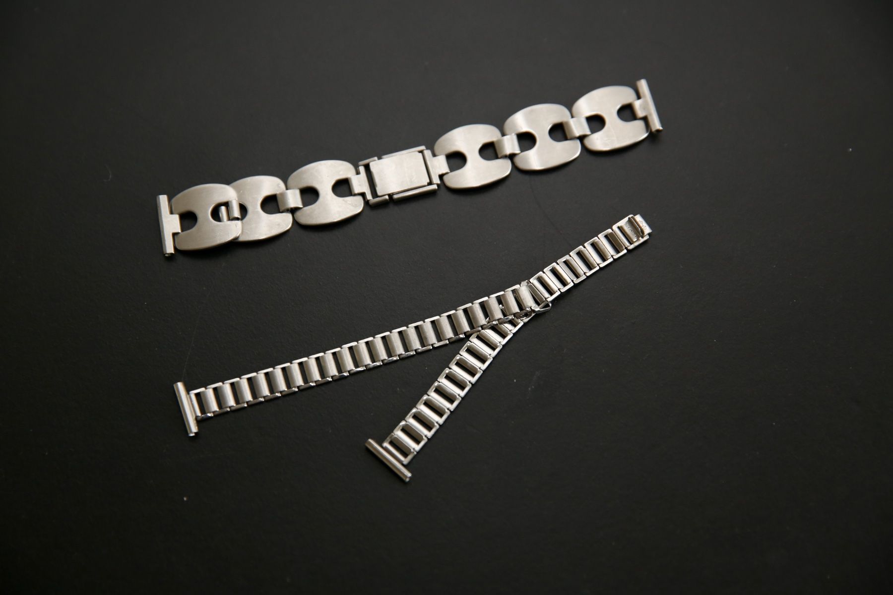 Armbänder & -reifen: 2 funky ladies watch bracelets – Gebraucht aus Zürich von considermichael