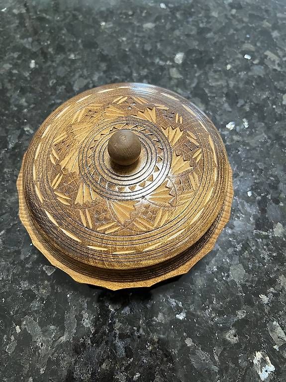 Articoli in legno: Holzdose mit Deckel, Vintage – Usato da Emmenbrücke venduto da paj_q8wx 4