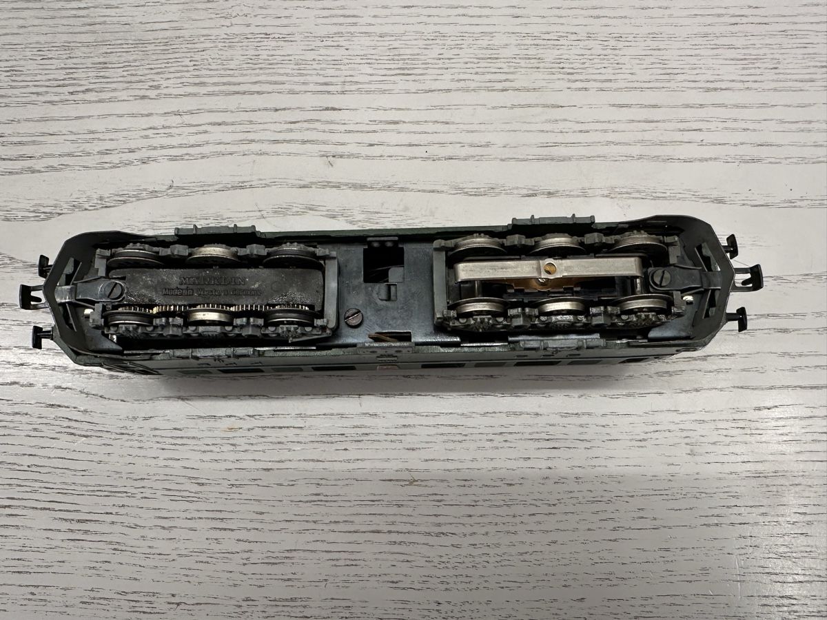 Märklin Modelleisenbahnen: Märklin 3050 SBB Ae 6/6 Stans – Gebraucht aus Lupsingen von New-Haven 5