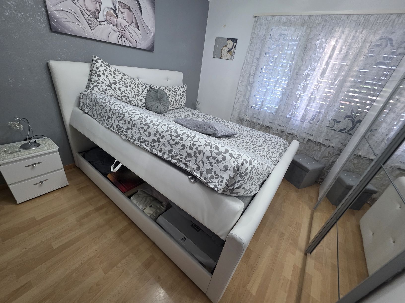 Letti: Komplettes Schlafzimmerset mit Boxspringbett – Usato da Zuchwill venduto da pre_dqj2 5