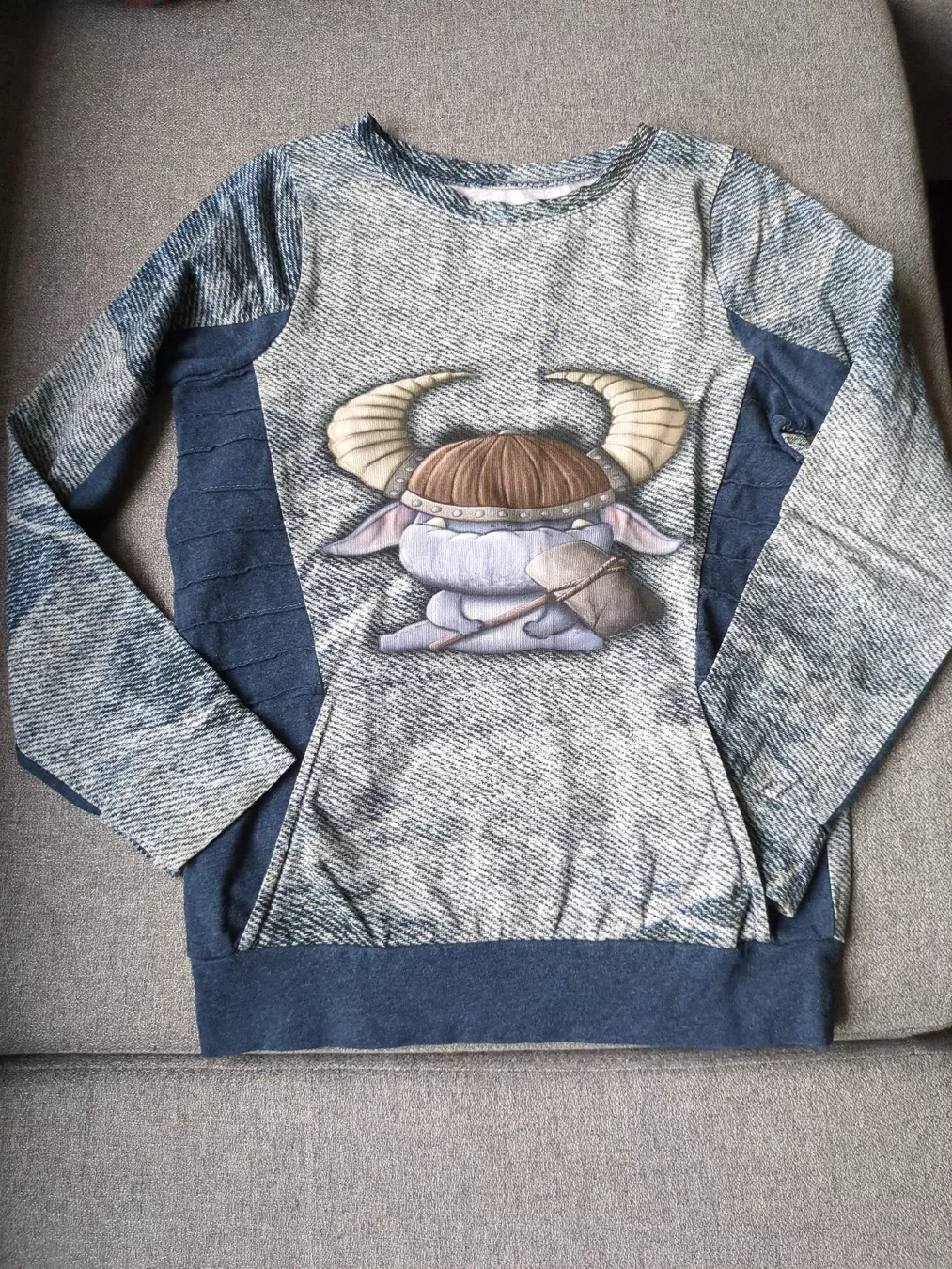 Pullover & Sweatshirts: Pullover 122, handmade – Gebraucht aus Luzern von reg_dq65
