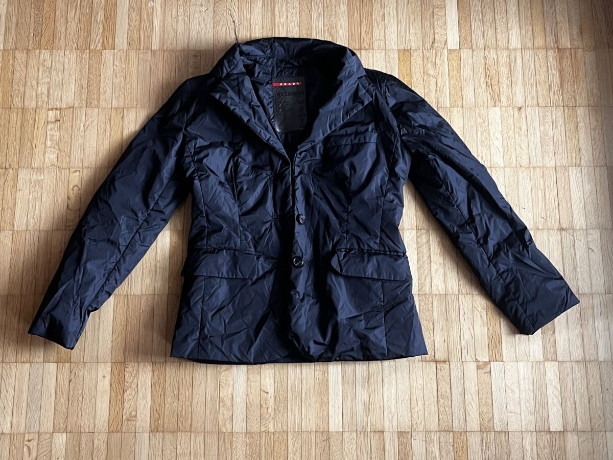 Prada Giacche: Prada Jacke schwarz Grösse 38  – Usato da Zürich venduto da daki81