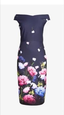 Elegantes Sommerkleid mit Blumenmuster, Grösse 34