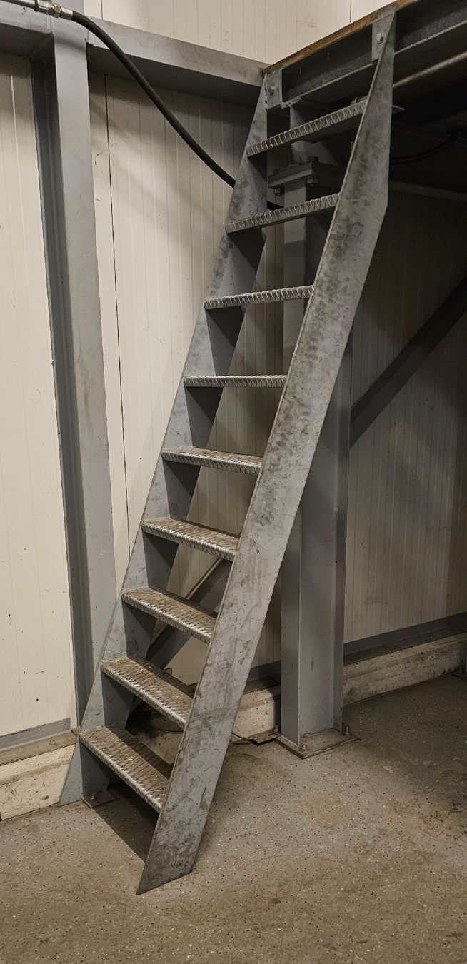 Treppen: Metalltreppe sehr steil – Gebraucht aus Mühledorf SO von lie_t8rl