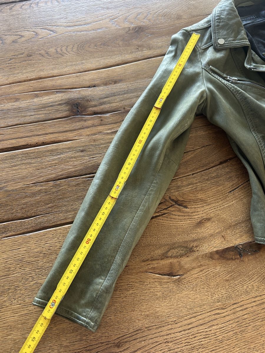 Giacche: Veste en cuir véritable Oakwood, taille M, vert – Nuovo (secondo la descrizione) da St-Aubin-Sauges venduto da vildfr 7