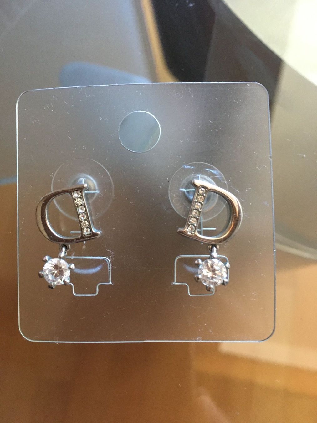Orecchini pendenti & Orecchini a lobo: Boucles d’oreilles argentées D brillants pendants – Nuovo e nell'imballaggio originale da Genève venduto da Libellule477
