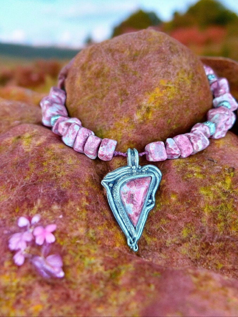 Catenine: Collier Thulit & Silber. Handmade inkl. Thulit schleifen – Nuovo e nell'imballaggio originale da Aarau venduto da Schmuckhoehle_MD 3