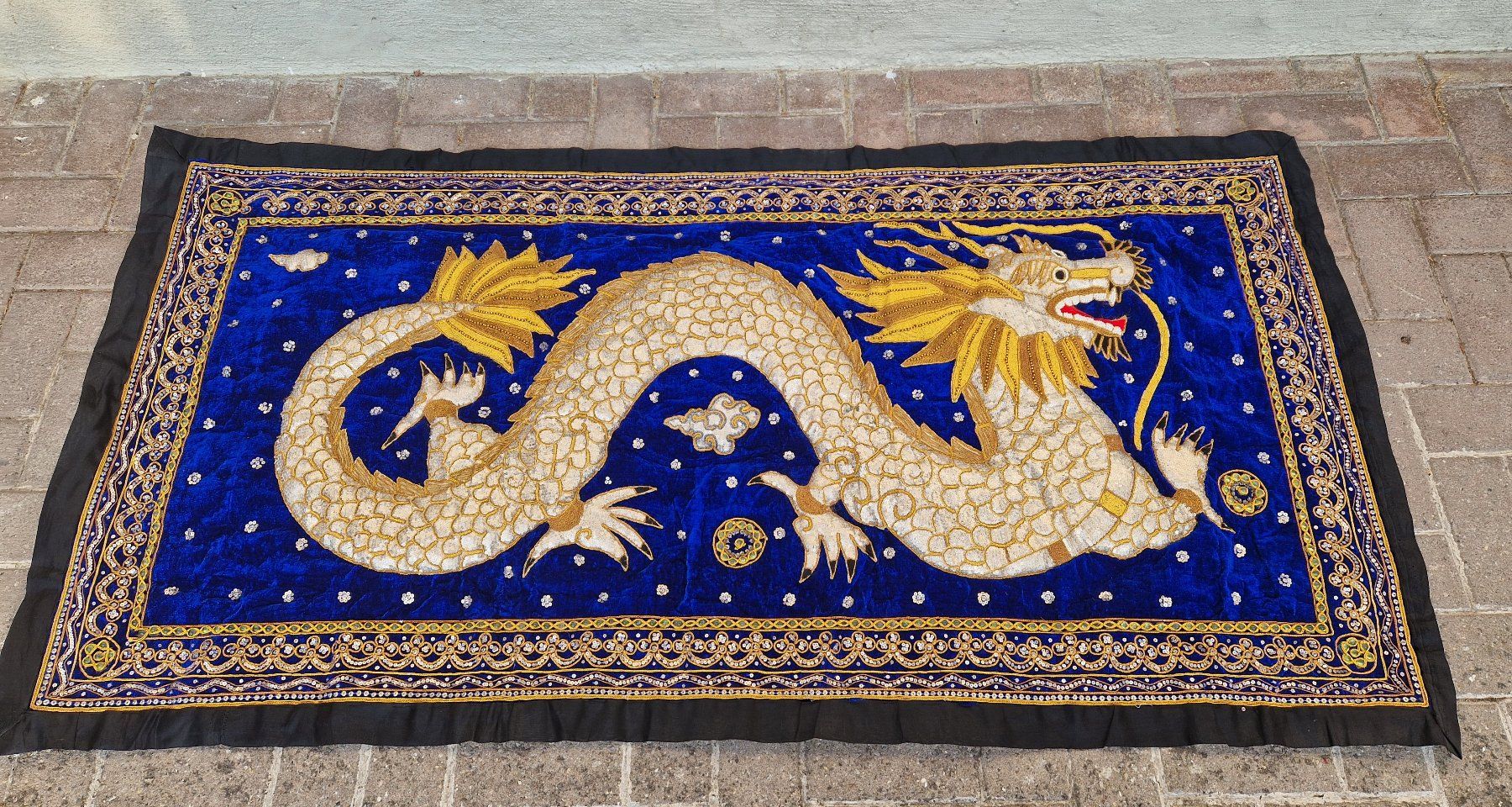 Teppiche: Drache Teppich – Gebraucht aus Seedorf BE von Stibutz