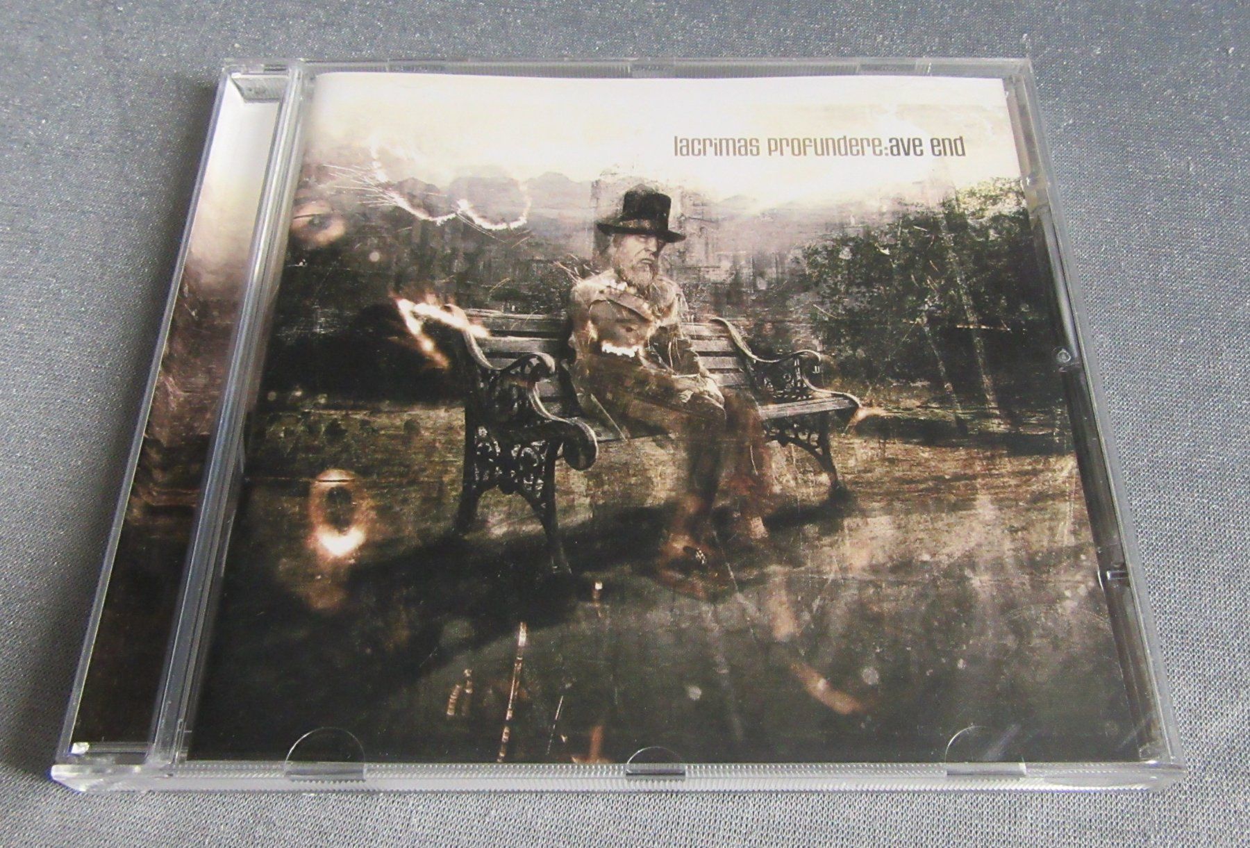 CD: lacrimas profundere - ave end - CD ab CHF 2.00 – Usato da Auenstein venduto da Padabimbim