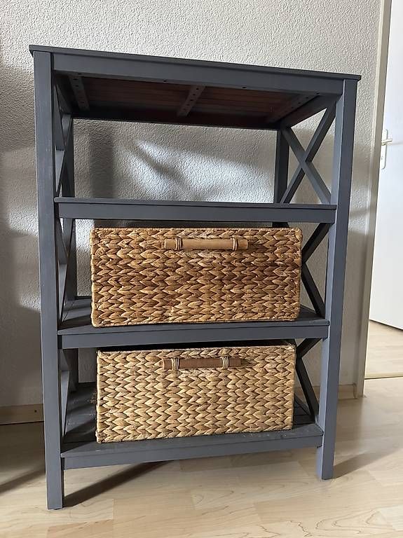 Scaffali: Gebrauchtes Regal – Usato da Winterthur venduto da vik_gh6w