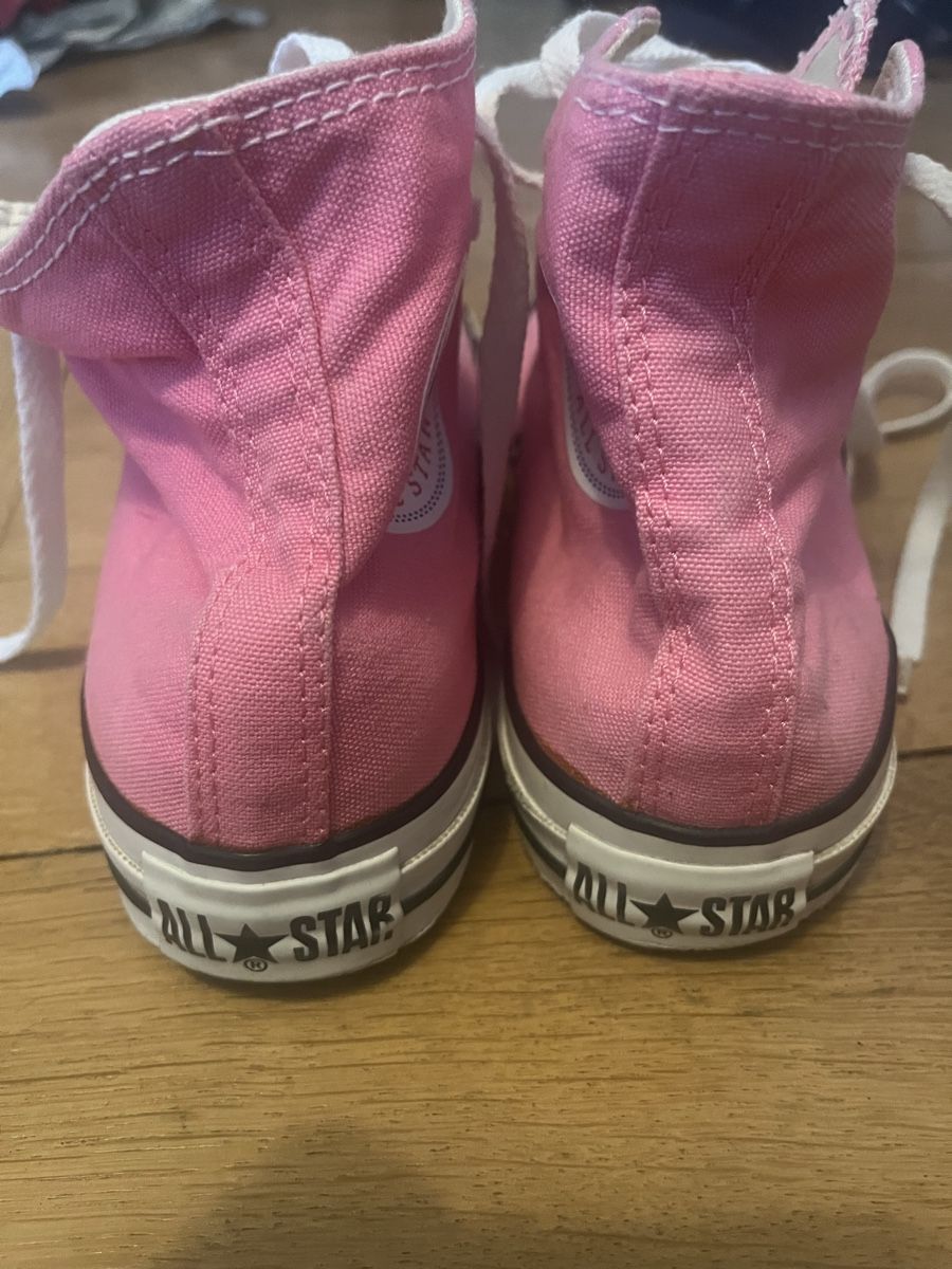 Converse Herrenschuhe: Rosa Converse Grösse 39 – Defekt aus Olten von sae_82z2 2