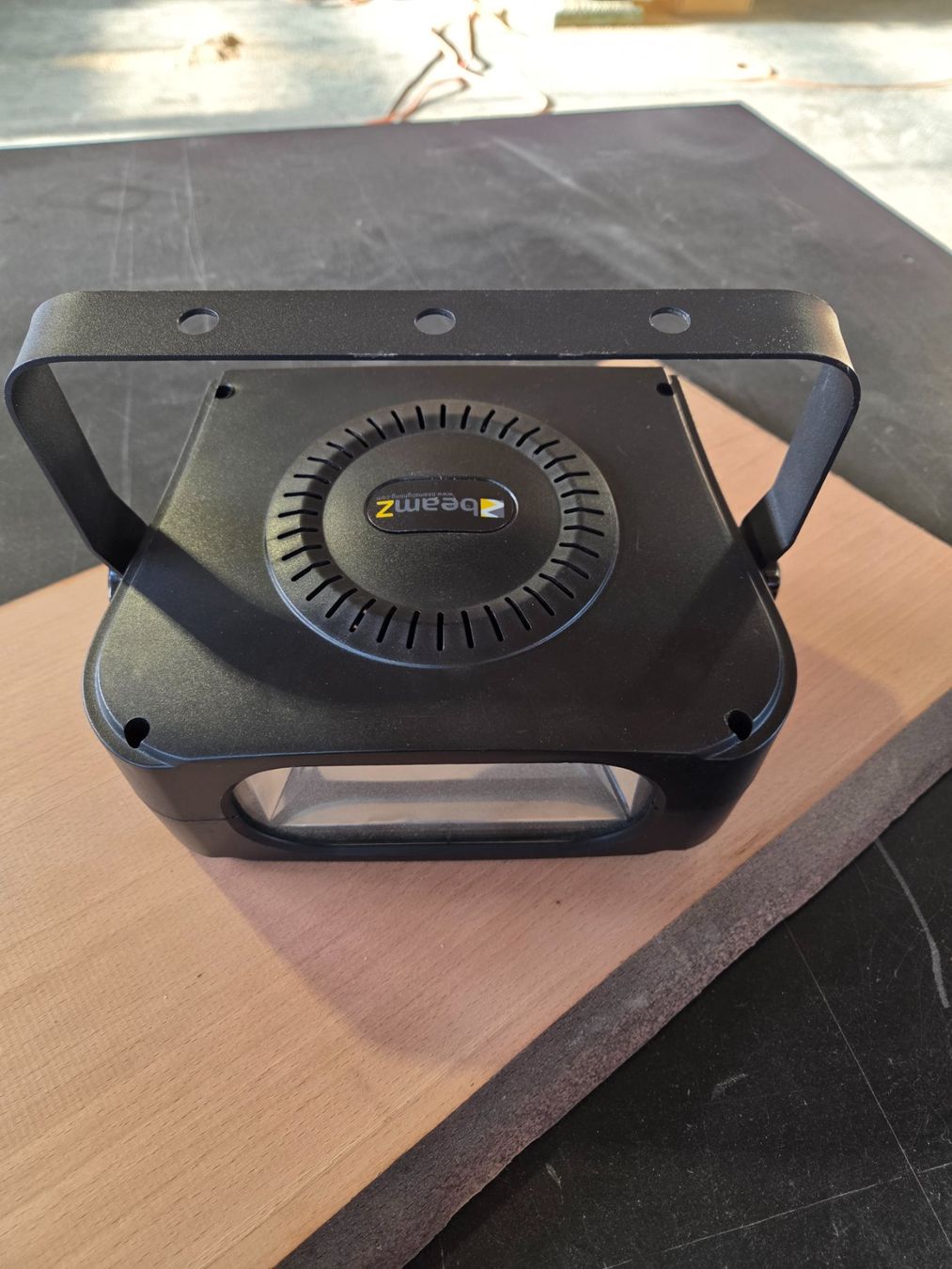 Lampade: BeamZ Stroboscope 150W – Usato da Aigle venduto da Kel-Menuiserie