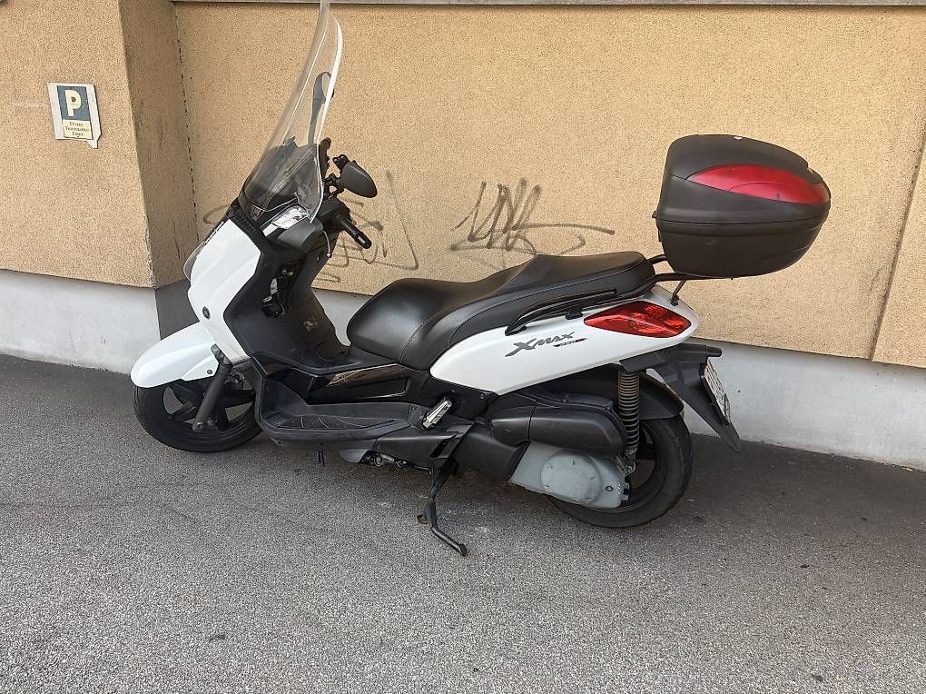 Route: Yamaha xmax 250i – D'occasion à Lugano par sls_5z8c