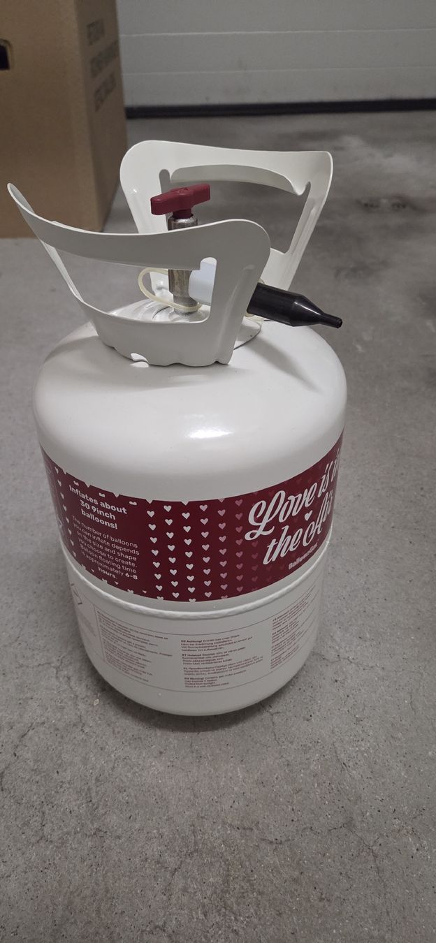 Appareils à gaz et accessoires: Helium Gasflasche – D'occasion à Arth par Kuri1890