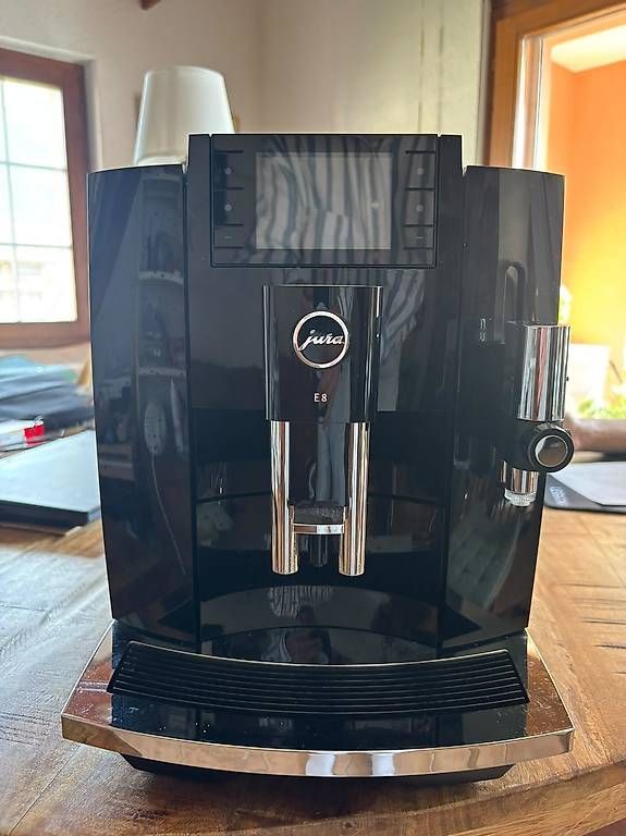 Machines à café & Machines à expresso: Machine à café Jura E8 – Neuf avec emballage d'origine à Saillon par LucaG15