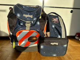 Schulthek Ergobag Cubo Set Galaxie mit Sportsack und Mäppli