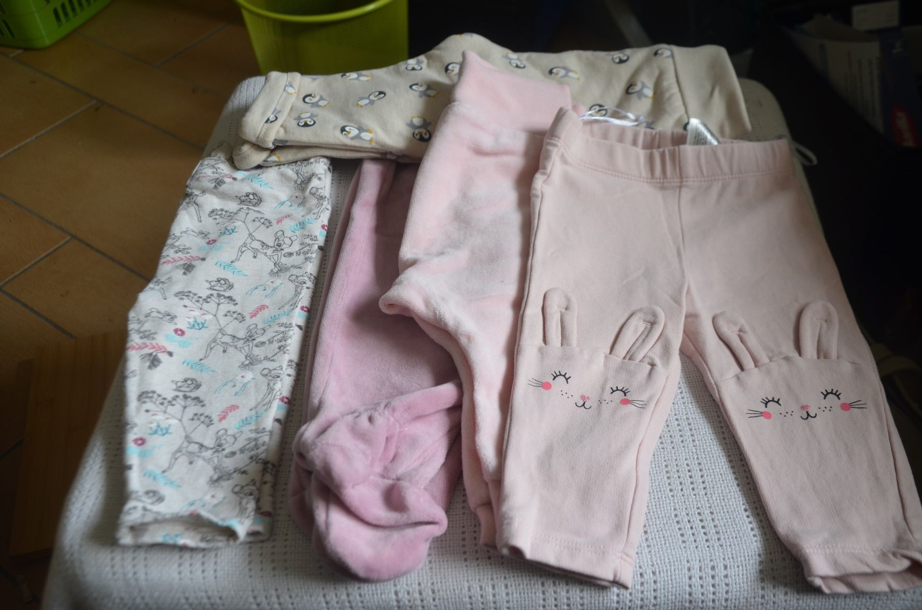 Pantaloni: TAILLE 68 - 5 PAAR HOSE – Usato da Chiasso venduto da Dolly015 1