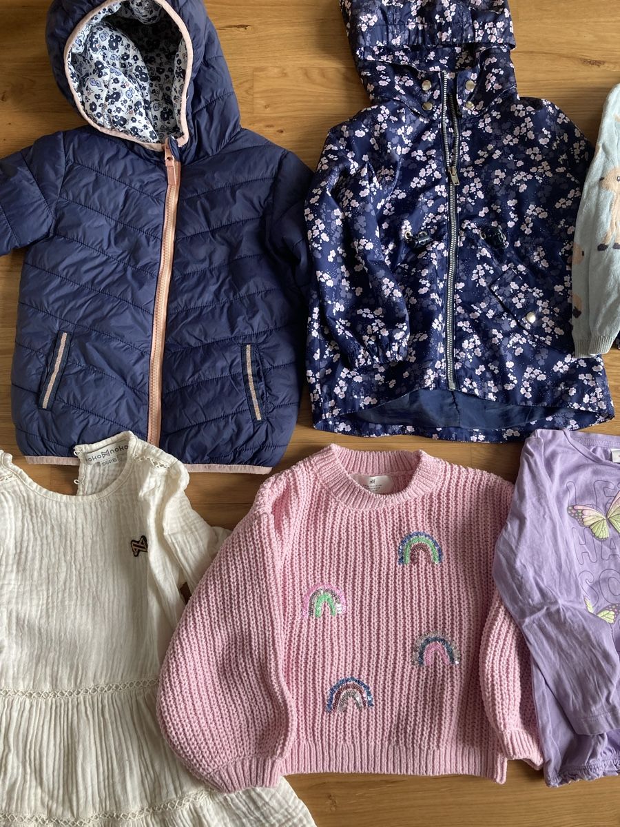 Lotti & Set di vestiti: Mädchen Kleidungspaket Gr 98/104 – Usato da Staad SG venduto da gab_7dr9 6