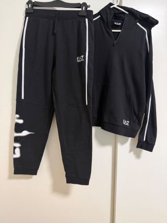 Grafiti Anzug EA7 Emporio Armani in schwarz für Jungen