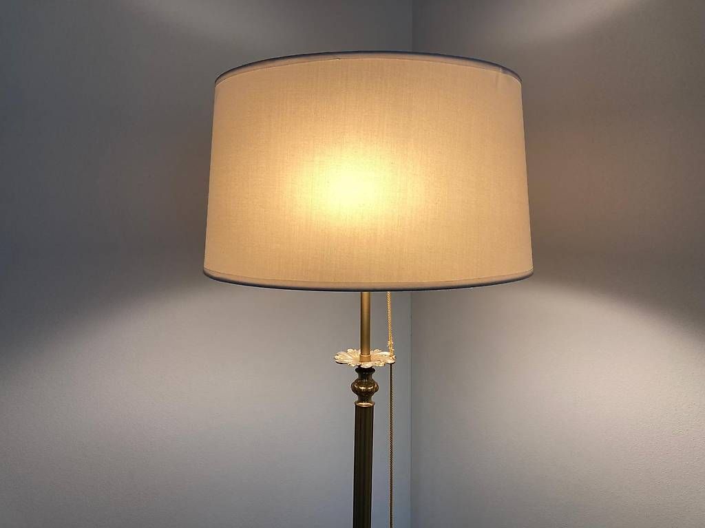 Lampade: Stehlampe Messing mit Stoffschirm – Usato da Bern venduto da davenzin 3