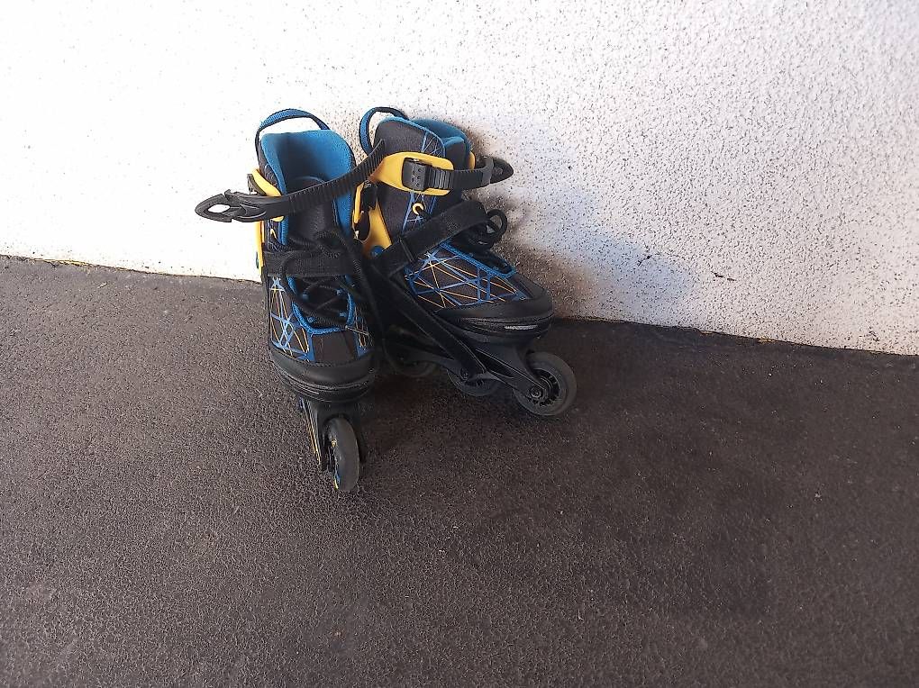 Pattini in linea & Pattini a rotelle: Inline Skates verstellbar 29-32 – Usato da Wagen venduto da hunt3r 1