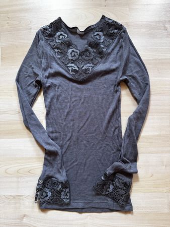 Zimmerli of Switzerland – Haut en laine mérinos avec dentell