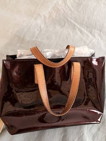 Borsa Louis Vuitton Reade PM in Monogram Vernis