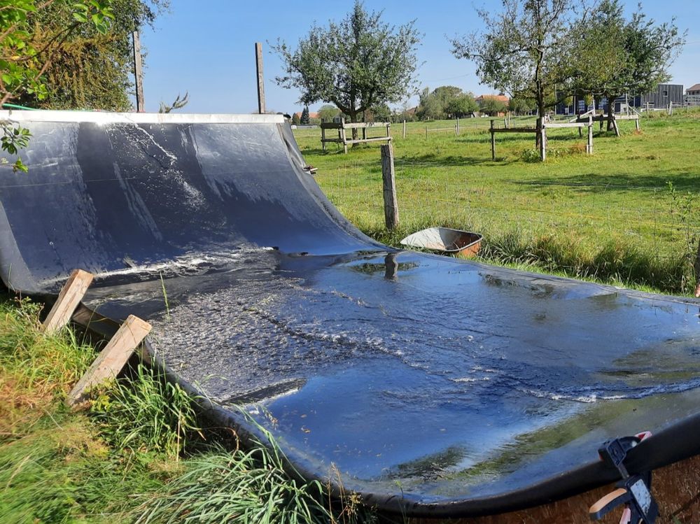 Hartkunststoffplatte 8.5m x3m x4mm dick für Halfpipe oder so Kaufen