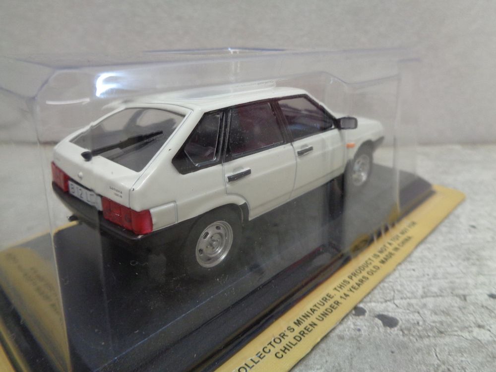 Miniature Lada Samara 2109 Blanche 1:43 – Ostalgie, Véhicule De Collection En Vitrine !