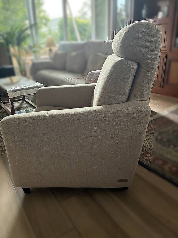 Sessel: 2x fauteuils Poltronesofa beige comme neuf – Gebraucht aus Ecublens VD von r0c_872m 2
