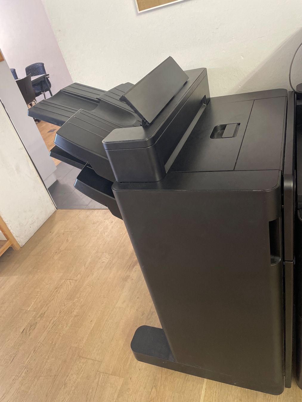 Hewlett Packard Drucker: HP LaserJet Finisher/Stapler/Stacker (A2W80A) – Gebraucht aus Bern von Sakhr