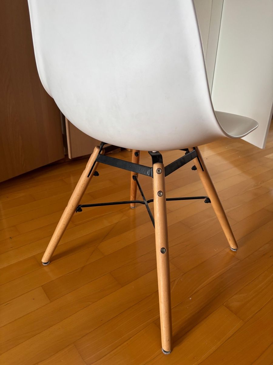 Chaises: 4 Stühle – D'occasion à Solothurn par skillsine 2