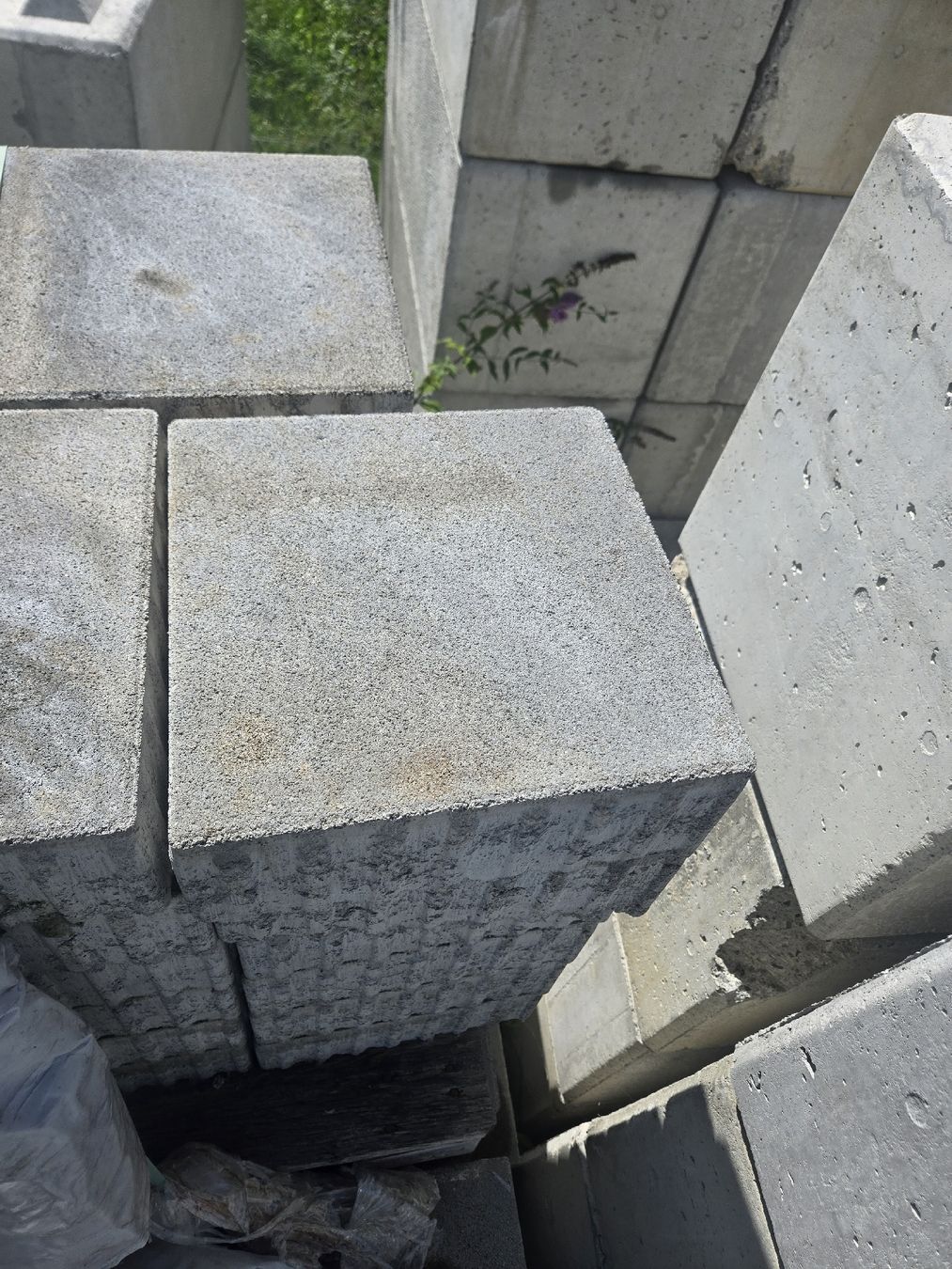 Rivestimenti per pavimenti: Verbundsteine Beton – Nuovo (secondo la descrizione) da Bönigen venduto da Bpower