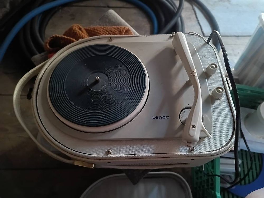 Platine vinyle Lenco Tourne-disque à entraînement direct avec encodage