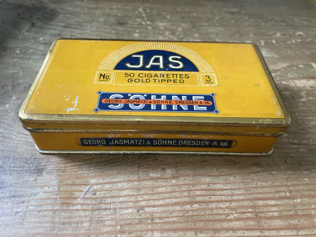 Barattoli: Antike Blechdose Georg Jasmatzi & Söhne Dresden Zigaretten – Usato da Winterthur venduto da cheerio97