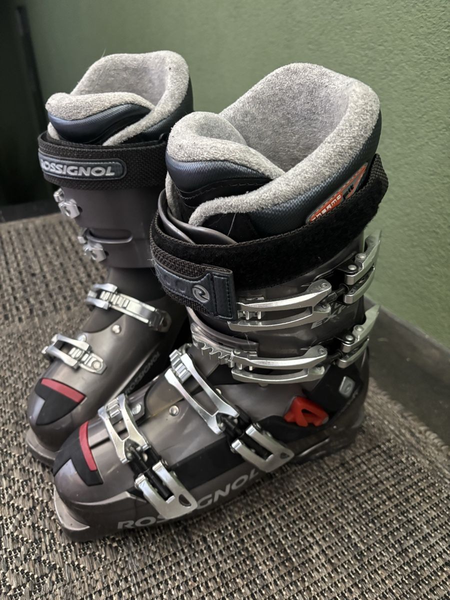 Rossignol Scarpe da donna: Skischuhe Rossignol – Usato da Schnottwil venduto da Kolobri76 1