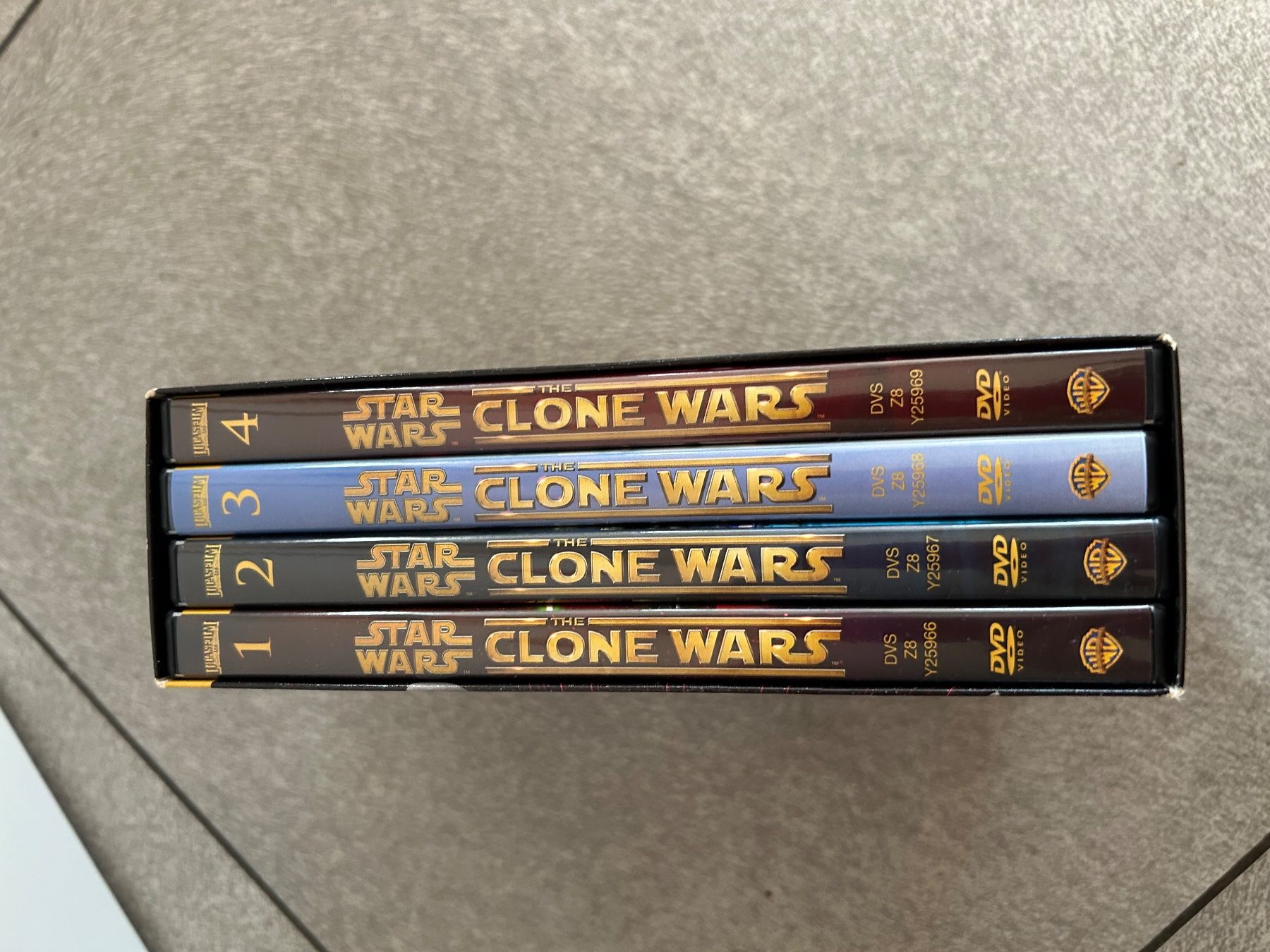 Tutti i DVDs: Clone WARS 4 DVD - 1 Stagione – Nuovo (secondo la descrizione) da Arbedo venduto da nadia1973 1