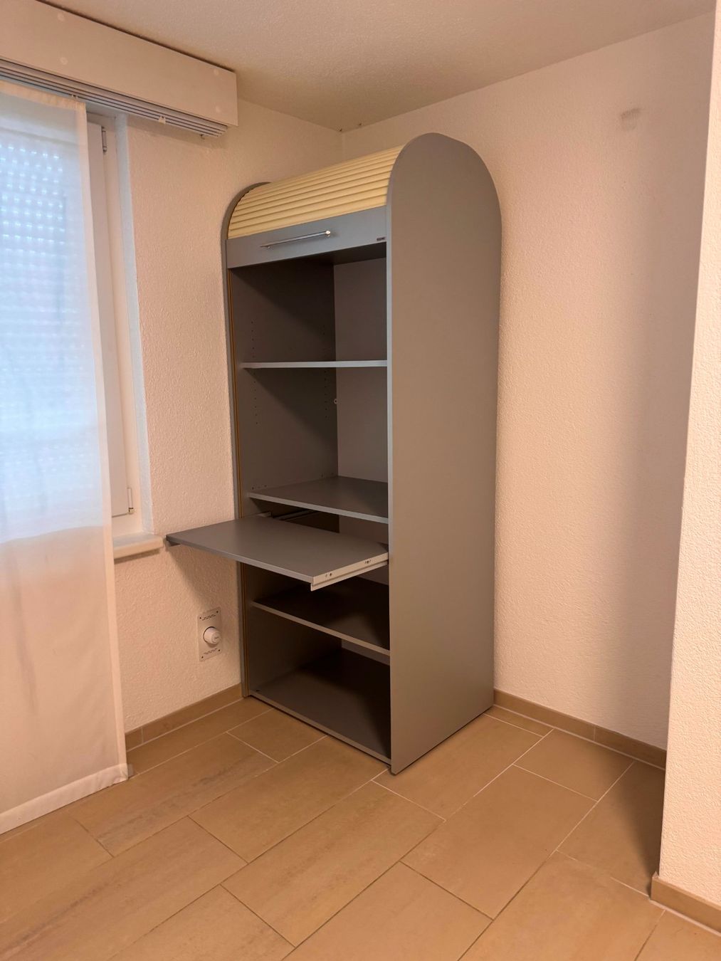 Armadi: Schrank mit Rollladen grau Breite 60cm – Usato da Esslingen venduto da Poker3 2